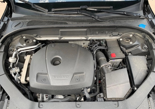 Volvo XC 60 cena 120000 przebieg: 132000, rok produkcji 2017 z Suchowola małe 191